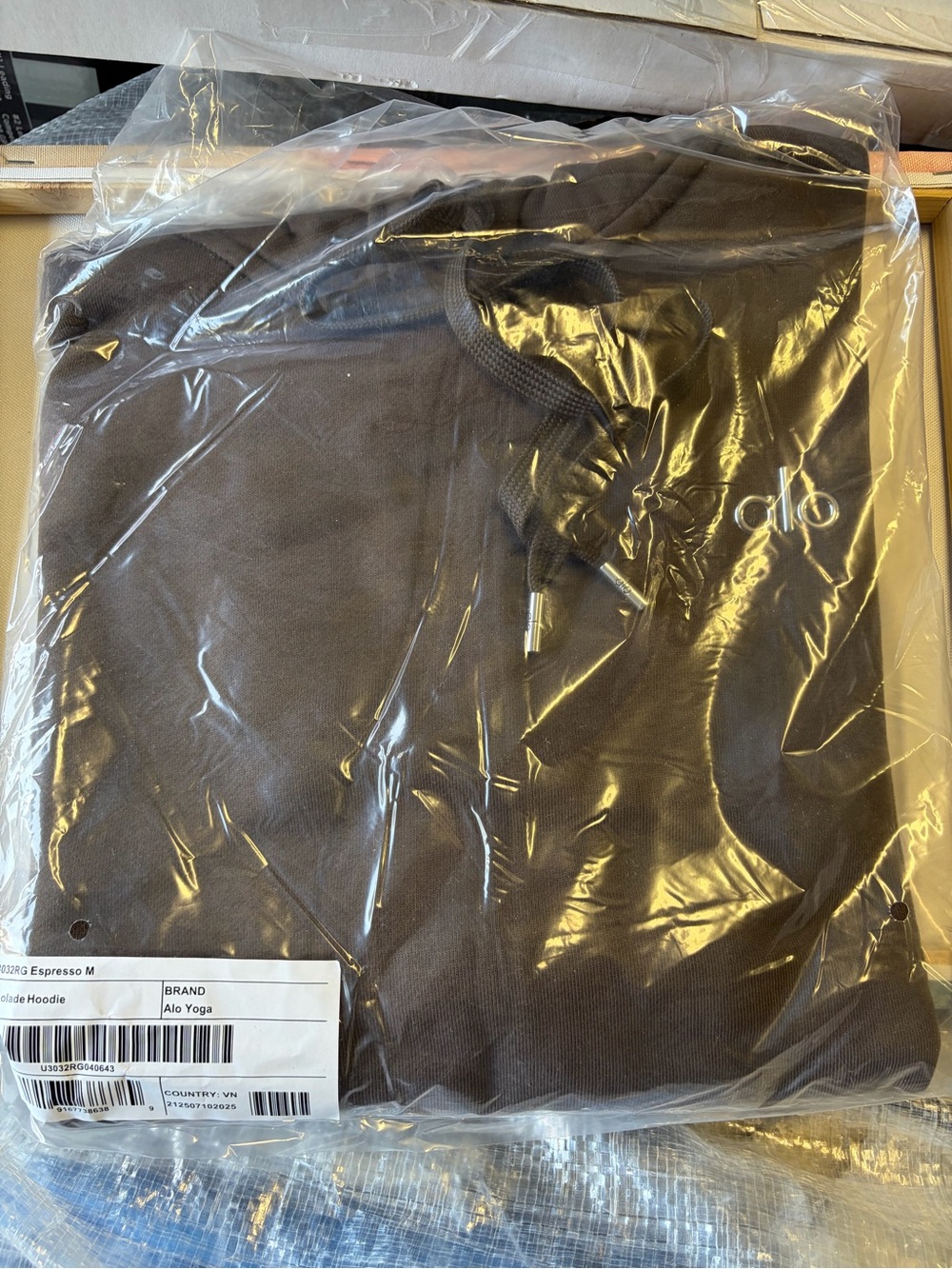 ALO Yoga Chocolate Brown Cropped Hoodie S - Picture 3 of 4
